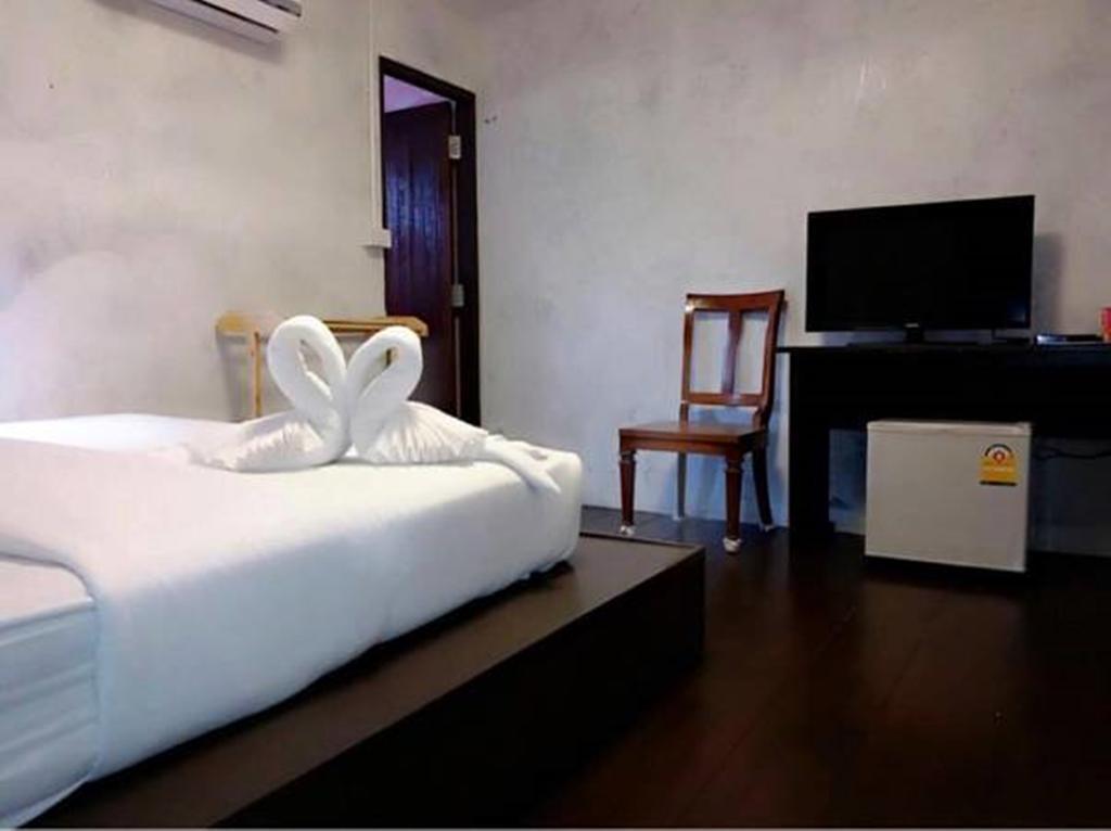 Baanchompooamphawa Homestay
