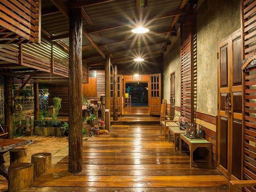 Homestay Baanchompooamphawa *