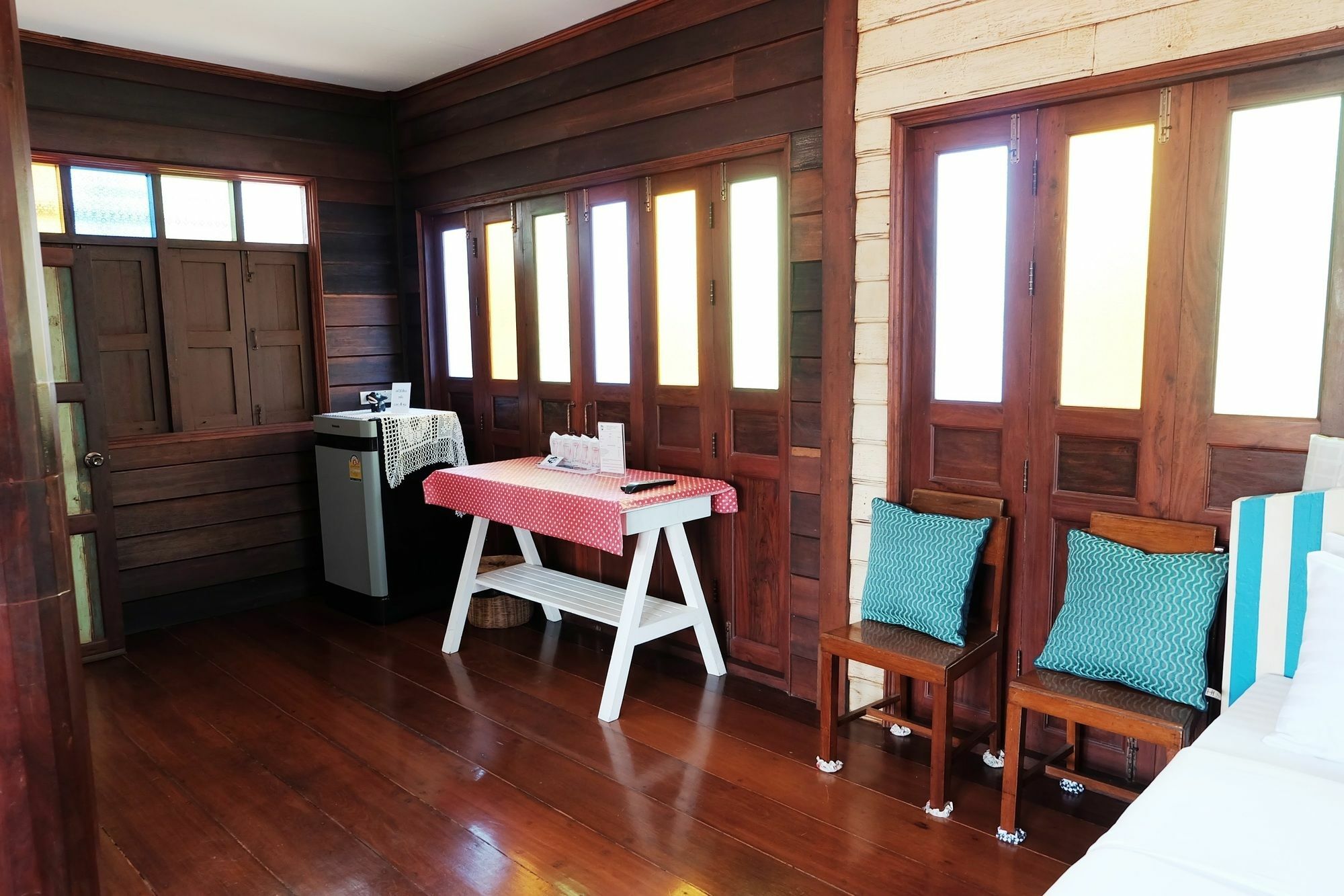 Baanchompooamphawa Homestay *