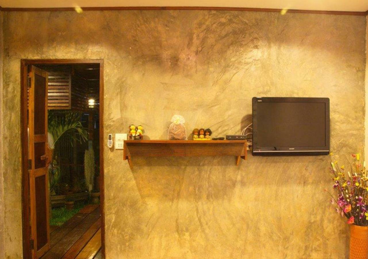 Baanchompooamphawa *